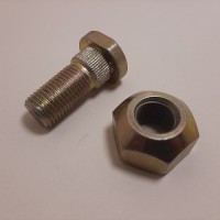 Болт + гайка  переднього колеса Дж354